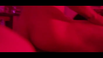 Varios amigos transando com novinha safada depois da festa de aniversario