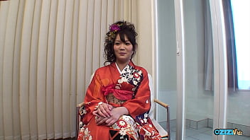 Attractive asian geisha exposes herself and enrolls for a genital massage