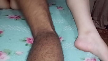 Eu amo um negão macho de pau grande e forte pra me foder humilhando corno