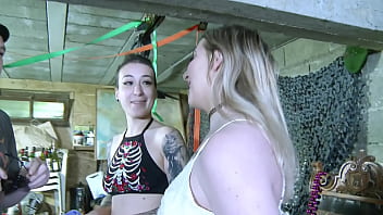 Coucou mes coquins venez découvrir "porn store" la parodie porno de "pawn