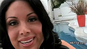 Seriously sexy mom cums hard