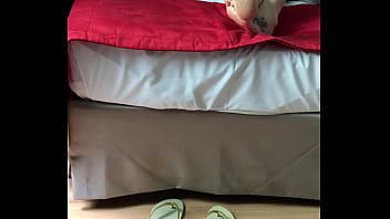 Os pés mai desejados do mundo numa cena de tirar o fôlego