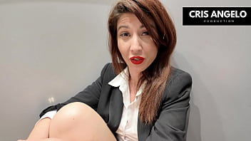 Apagon España Blackout Spain Bloquée Dans L'ascenseur Elle Finit Par Baiser Son Voisin Marié Part 02 thumbnail