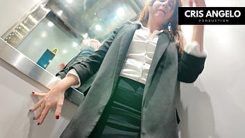 Apagon españa blackout spain bloquée dans l'ascenseur elle finit par baiser son voisin marié part 02