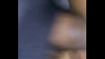 Ella quiere tener sexo a escondidas Ella quiere tener sexo a escondidas