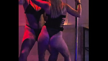 Fervendo na code com ela elenksada41437