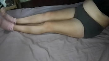 Diferente á medi y su video de pies