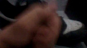 Gozando no tenis nike e meias do vizinho