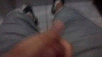 Gozando no tenis nike e meias do vizinho