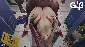 Elle s'est fait detruir par derierre