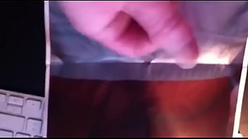 Ejac Sur La Photo Du Cul D'un Pote thumbnail