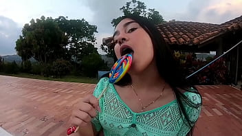 Caliente latina en un en vivo