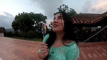 Caliente latina en un en vivo