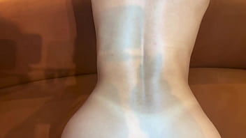 Quando o corninho do meu amigo sai eu fodo a mulher dele no pelo