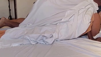 Não resisti e fudi com meu vizinho