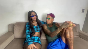 Enganei minha vizinha ninfeta e ainda comi ela na casa dela