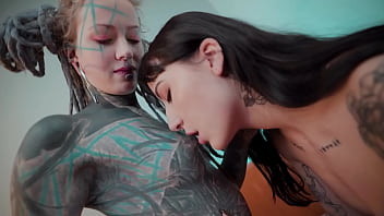 Alternative teen gets anal fucked and has orgasm on big toys