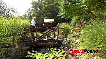 Loads of cum all over blonde milf amber jayne's pussy after outdoor fuck gp360