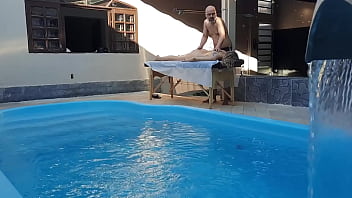 Massage in the pool the therapist couldn't hold back and made her cum in his mouth