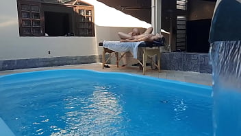 Massage in the pool the therapist couldn't hold back and made her cum in his mouth