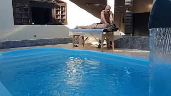 Massage in the pool the therapist couldn't hold back and made her cum in his mouth