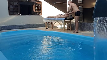 Massage in the pool the therapist couldn't hold back and made her cum in his mouth