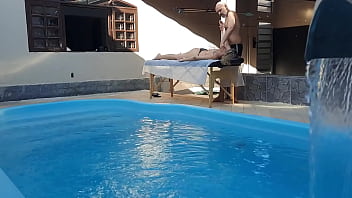Massage in the pool the therapist couldn't hold back and made her cum in his mouth