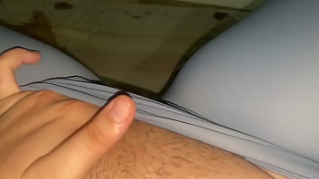 Cachonda se toca por encima de su pantalón hasta sacárselo para acabar toda mojada