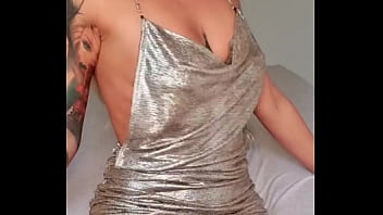 Samedi soir shake shake shake your boobies demande moi un contenu privé