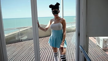 Beautiful young babe round ass big tits gives hell of a blowjob at the beach