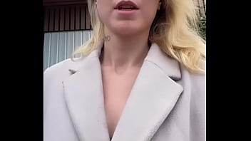 Vidéo complète ce vendredi me suis godée dans les vestiaires d’un