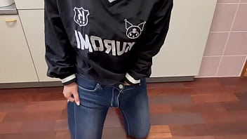 ぴっちぴちのいつも大学に履いて通ってるジーンズでオナニーしました 誰かとsexしたいな