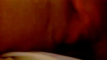 Safadinha se masturbando com o vibrador