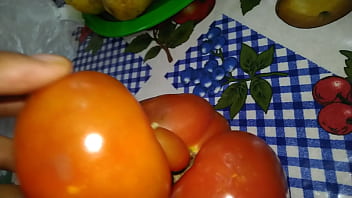 Dois tomates transando e gozando