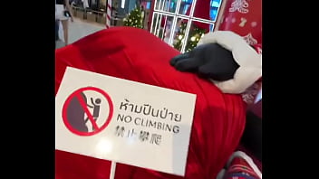 Did you know that in thailand many celebrate christmas even though most don't follow the traditional holiday beli