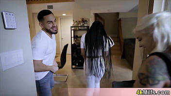 Cute stepsis showed me her pussy and asked to fuck