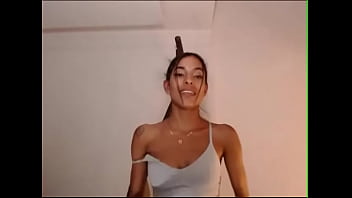 Dianne nanatzu chica fitness luciendo sensualidad