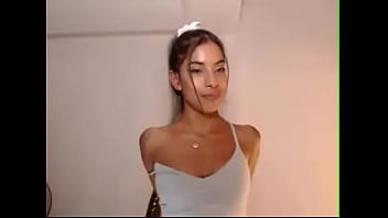 Dianne nanatzu chica fitness luciendo sensualidad