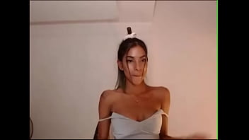 Dianne nanatzu chica fitness luciendo sensualidad