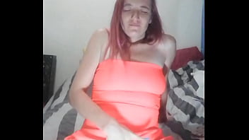 Nymphomaniac slut fingers and fists her wet pussy until she squirts