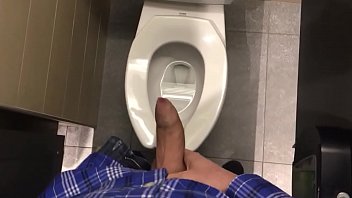 Quick Public Bathroom Wank thumbnail