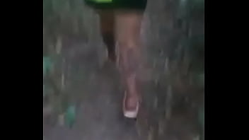 Una rica chupada en el bosque