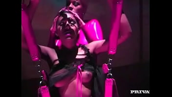 Bisexual lovers bettina and monique covet have interracial anal sex