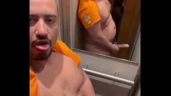 E aí encara ou vai correr como as francesas fazem alors tu encaisses ou tu vas t’enfuir comme le font les f