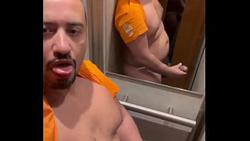 E aí encara ou vai correr como as francesas fazem alors tu encaisses ou tu vas t’enfuir comme le font les f