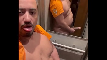 E aí encara ou vai correr como as francesas fazem alors tu encaisses ou tu vas t’enfuir comme le font les f