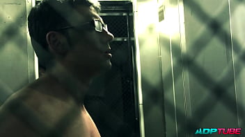 Follandome en el ascensor al vecino