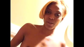 Slut in fishnets is giving toilet a nice golden shower