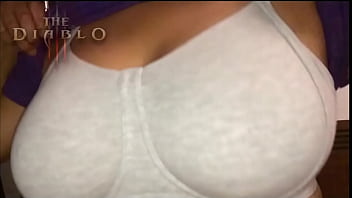 Tetas en camara lenta