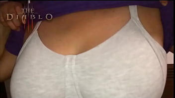 Tetas en camara lenta